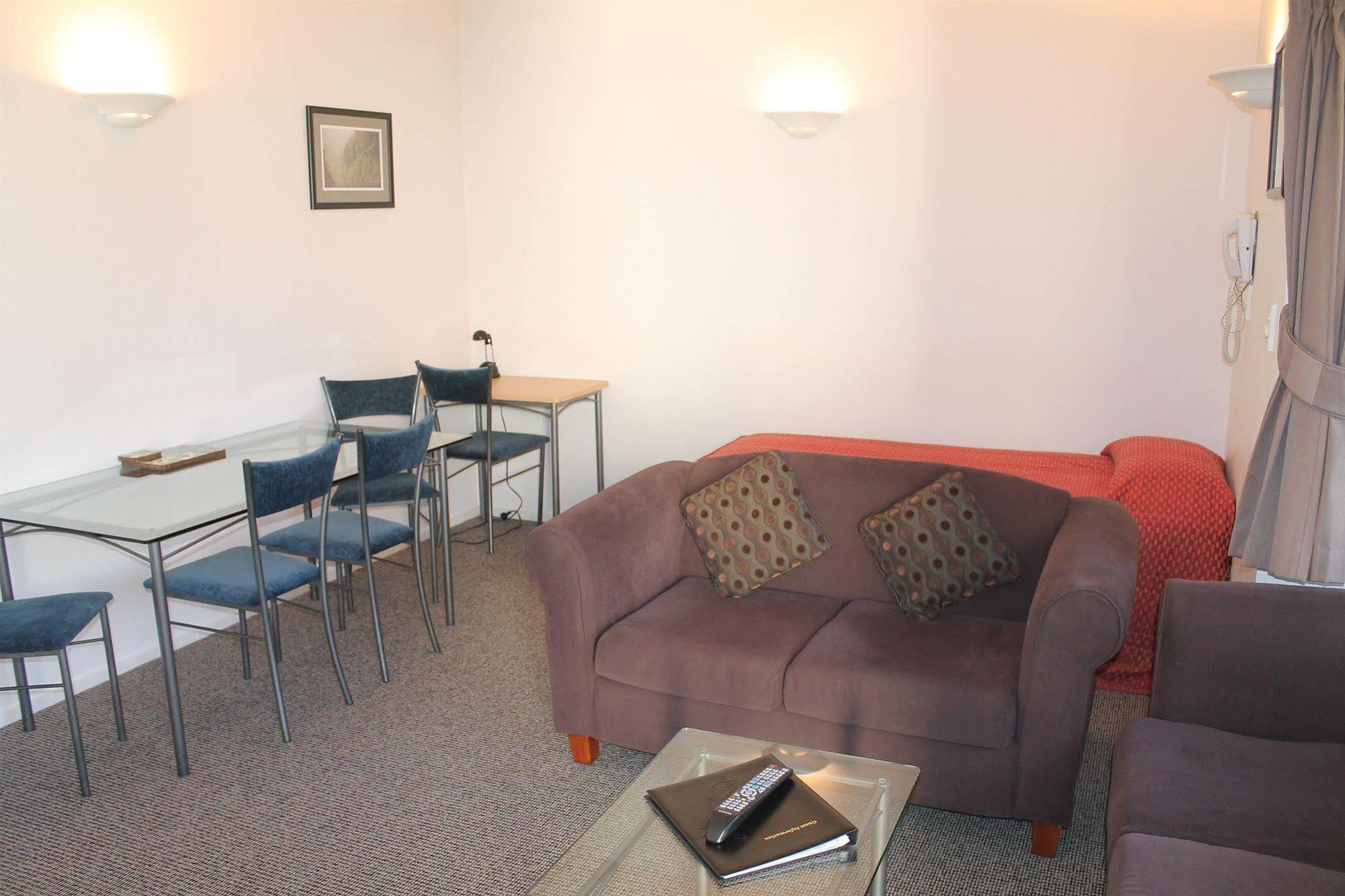 Riverview Motel Уонгануи Экстерьер фото