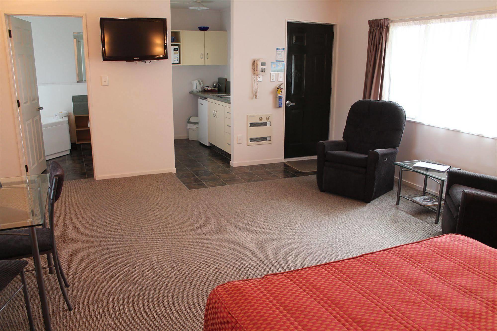 Riverview Motel Уонгануи Экстерьер фото