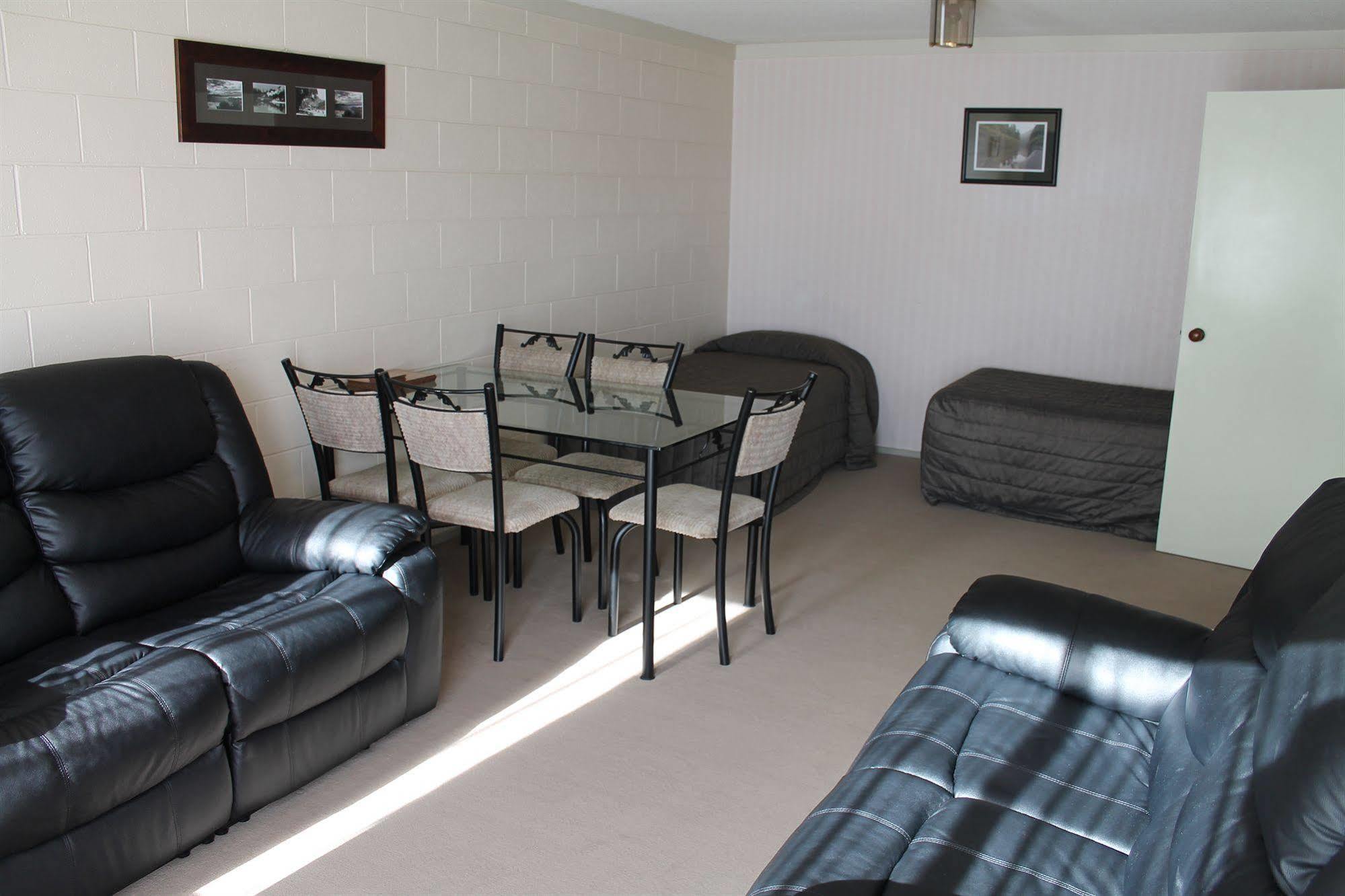 Riverview Motel Уонгануи Экстерьер фото